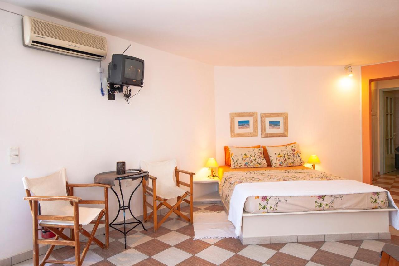 Emily'S Suites Адамас Экстерьер фото
