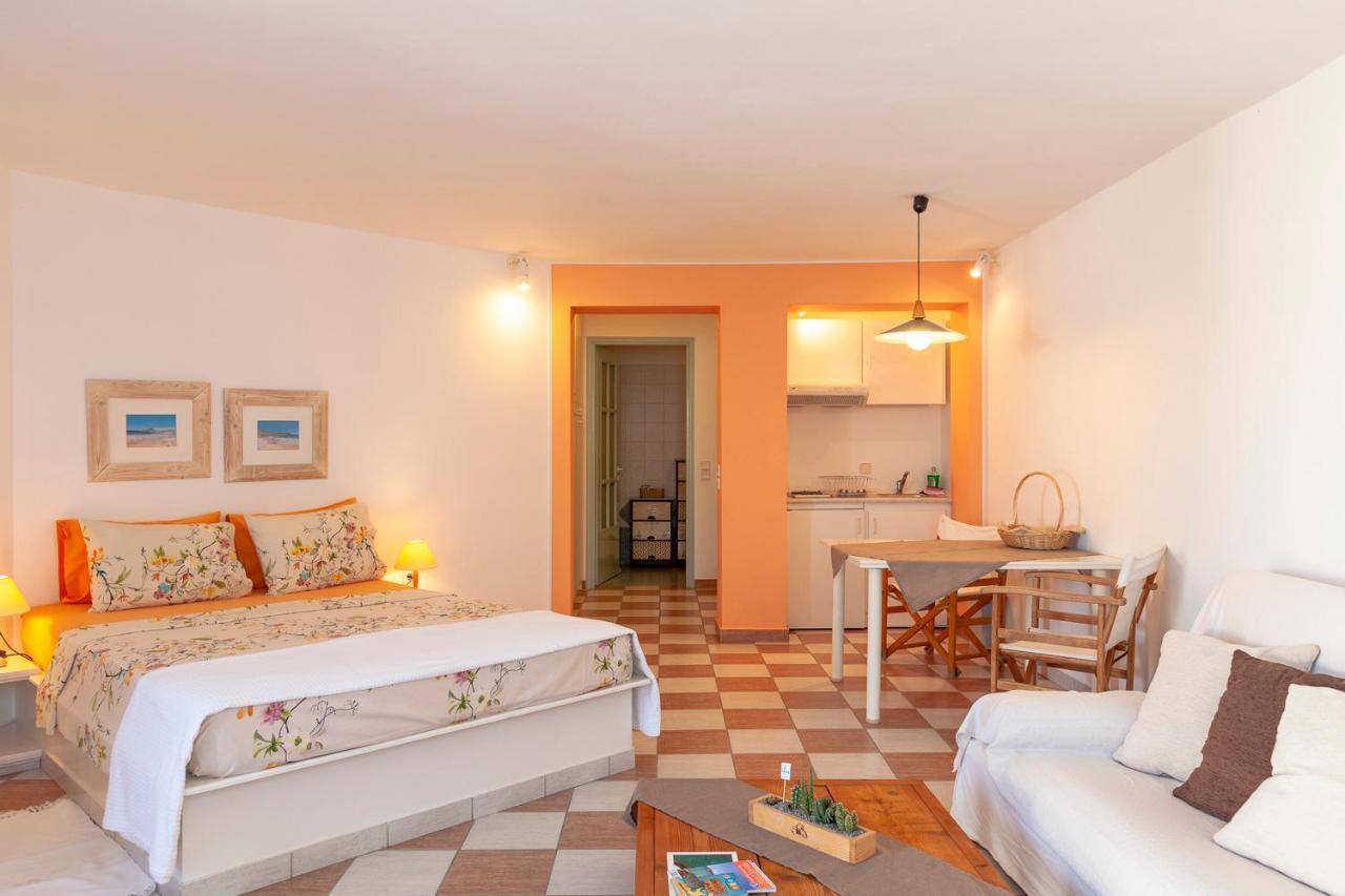 Emily'S Suites Адамас Экстерьер фото