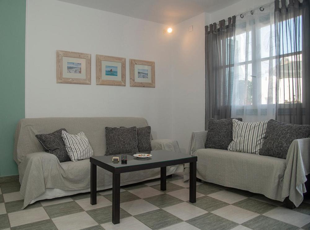 Emily'S Suites Адамас Экстерьер фото